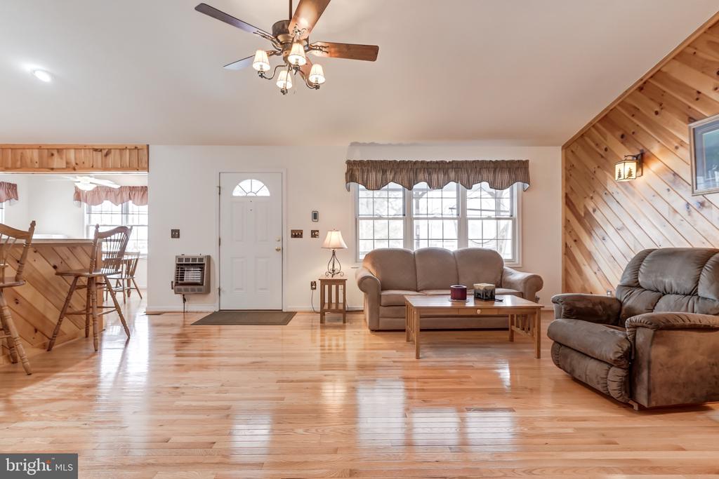 225 LAKEVIEW DR, MINERAL, Virginia 23117, 2 Bedrooms Bedrooms, ,2 BathroomsBathrooms,Residential,225 LAKEVIEW DR,VALA2009248 MLS # VALA2009248