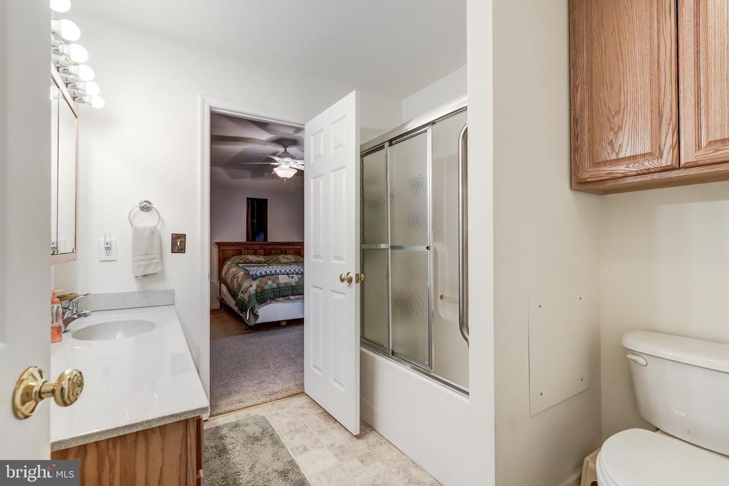 225 LAKEVIEW DR, MINERAL, Virginia 23117, 2 Bedrooms Bedrooms, ,2 BathroomsBathrooms,Residential,225 LAKEVIEW DR,VALA2009248 MLS # VALA2009248