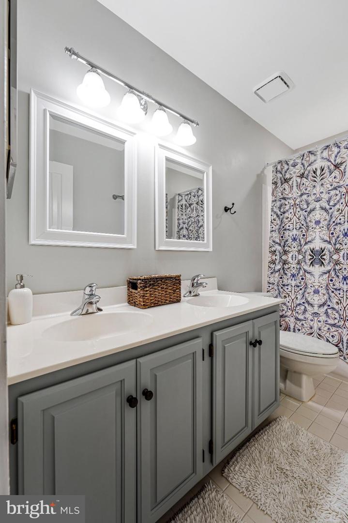 20627 CUTWATER PL, STERLING, Virginia 20165, 4 Bedrooms Bedrooms, 7 Rooms Rooms,2 BathroomsBathrooms,Residential,For sale,20627 CUTWATER PL,VALO2107444 MLS # VALO2107444