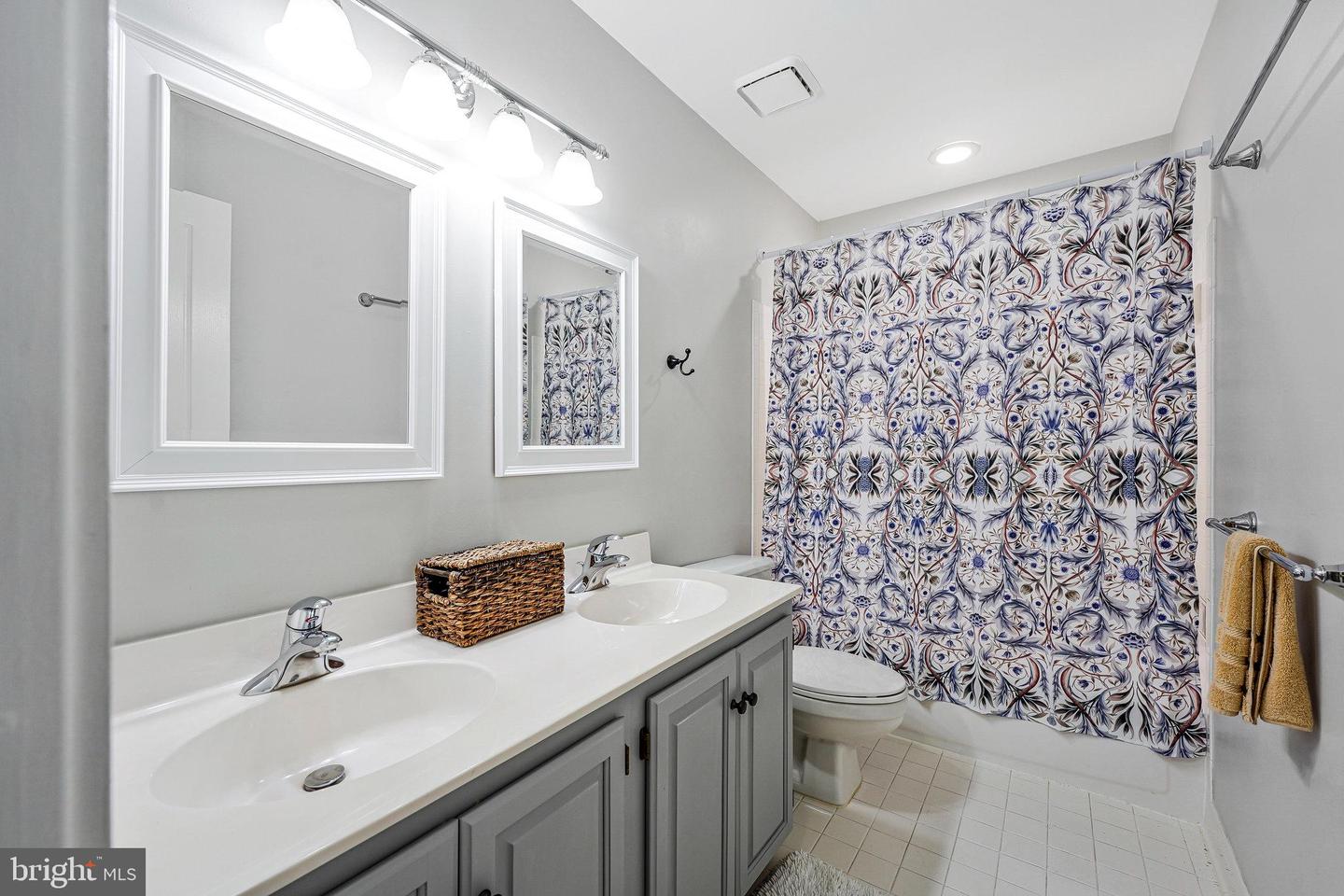 20627 CUTWATER PL, STERLING, Virginia 20165, 4 Bedrooms Bedrooms, 7 Rooms Rooms,2 BathroomsBathrooms,Residential,For sale,20627 CUTWATER PL,VALO2107444 MLS # VALO2107444