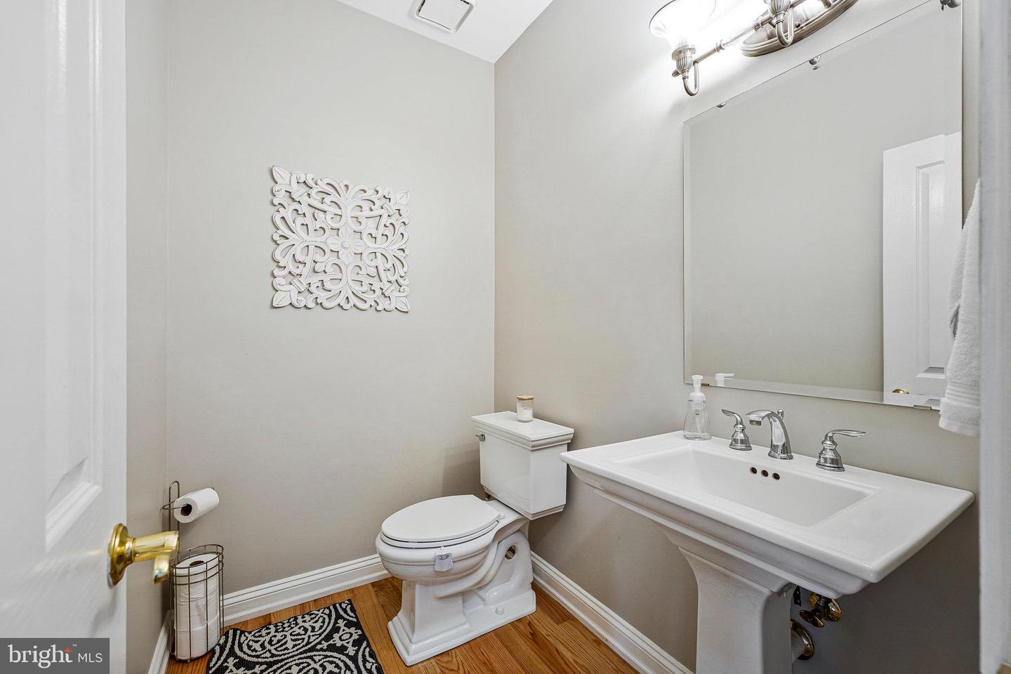 20627 CUTWATER PL, STERLING, Virginia 20165, 4 Bedrooms Bedrooms, 7 Rooms Rooms,2 BathroomsBathrooms,Residential,For sale,20627 CUTWATER PL,VALO2107444 MLS # VALO2107444