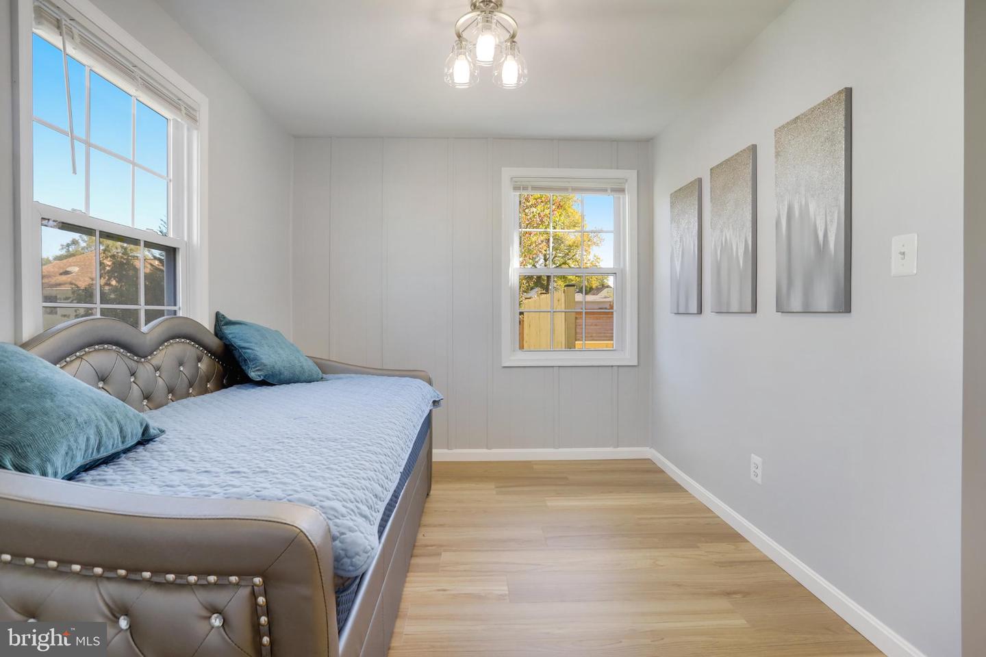 6908 BARRETT, FALLS CHURCH, Virginia 22042, 3 Bedrooms Bedrooms, 8 Rooms Rooms,2 BathroomsBathrooms,Residential,For sale,6908 BARRETT,VAFX2274118 MLS # VAFX2274118