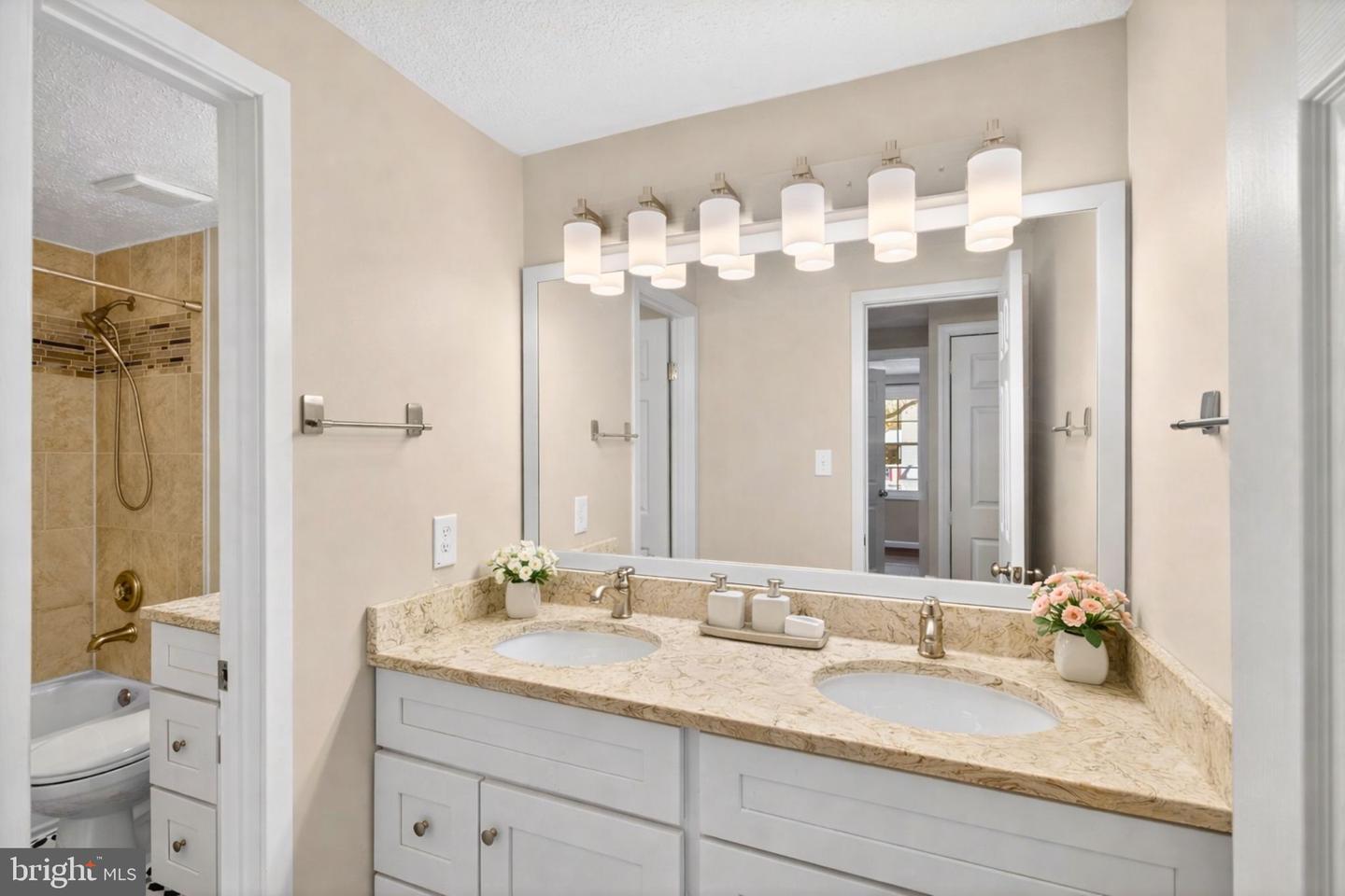 15806 LAZY DAY LN, DUMFRIES, Virginia 22025, 5 Bedrooms Bedrooms, ,4 BathroomsBathrooms,Residential,For sale,15806 LAZY DAY LN,VAPW2106088 MLS # VAPW2106088