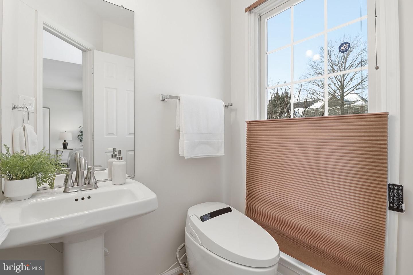 13566 COBRA DR, HERNDON, Virginia 20171, 4 Bedrooms Bedrooms, 20 Rooms Rooms,3 BathroomsBathrooms,Residential,For sale,13566 COBRA DR,VAFX2275774 MLS # VAFX2275774