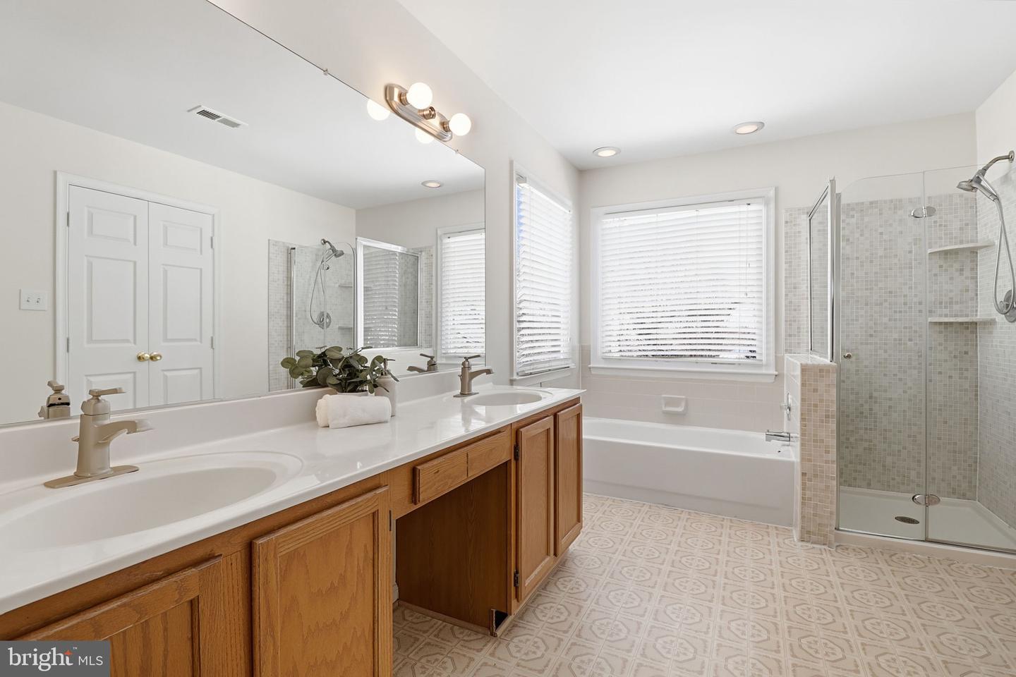 13566 COBRA DR, HERNDON, Virginia 20171, 4 Bedrooms Bedrooms, 20 Rooms Rooms,3 BathroomsBathrooms,Residential,For sale,13566 COBRA DR,VAFX2275774 MLS # VAFX2275774