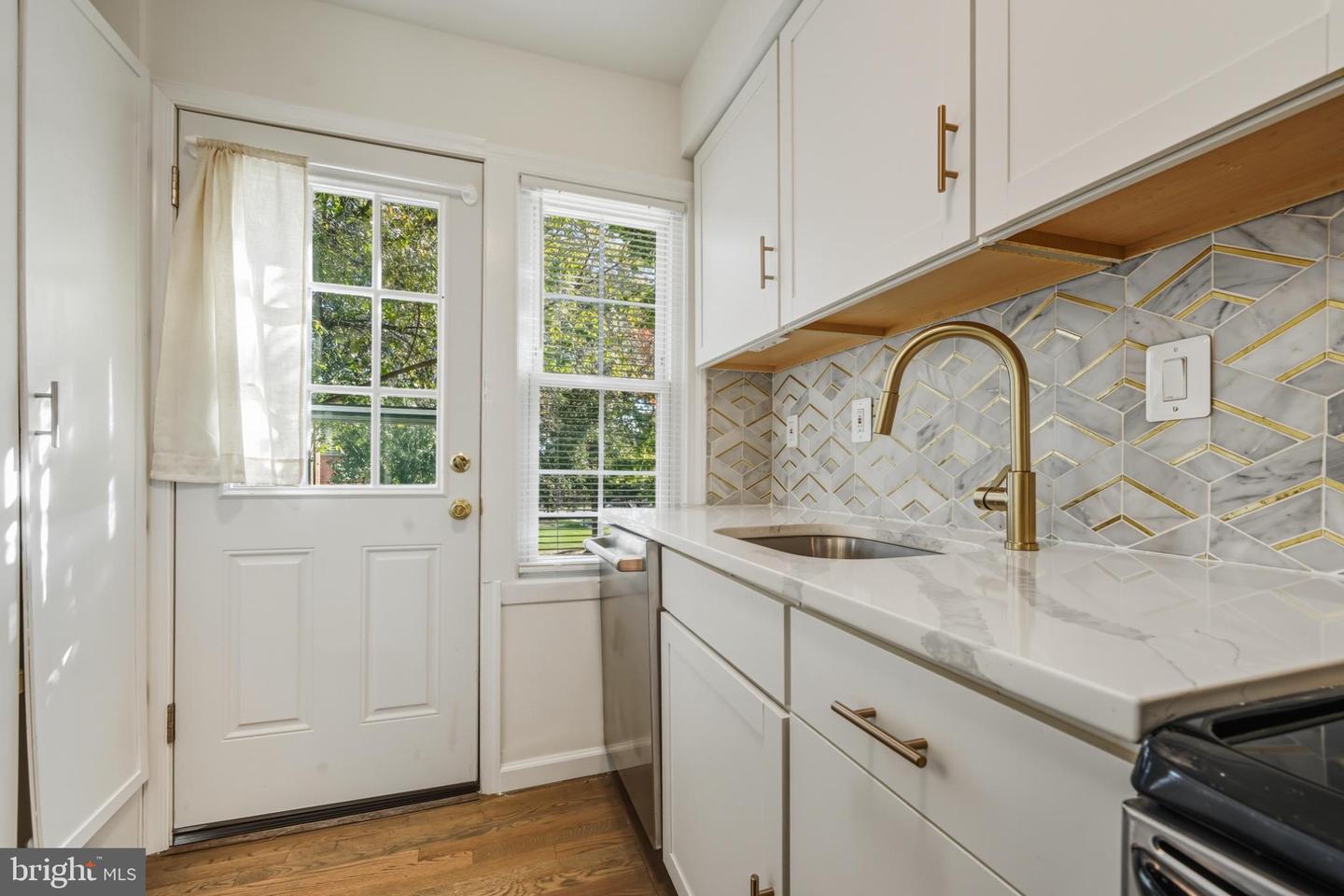 2110 SUITLAND TER SE, WASHINGTON, District Of Columbia 20020, 1 Bedroom Bedrooms, 2 Rooms Rooms,1 BathroomBathrooms,Residential,For sale,2110 SUITLAND TER SE,DCDC2229092 MLS # DCDC2229092