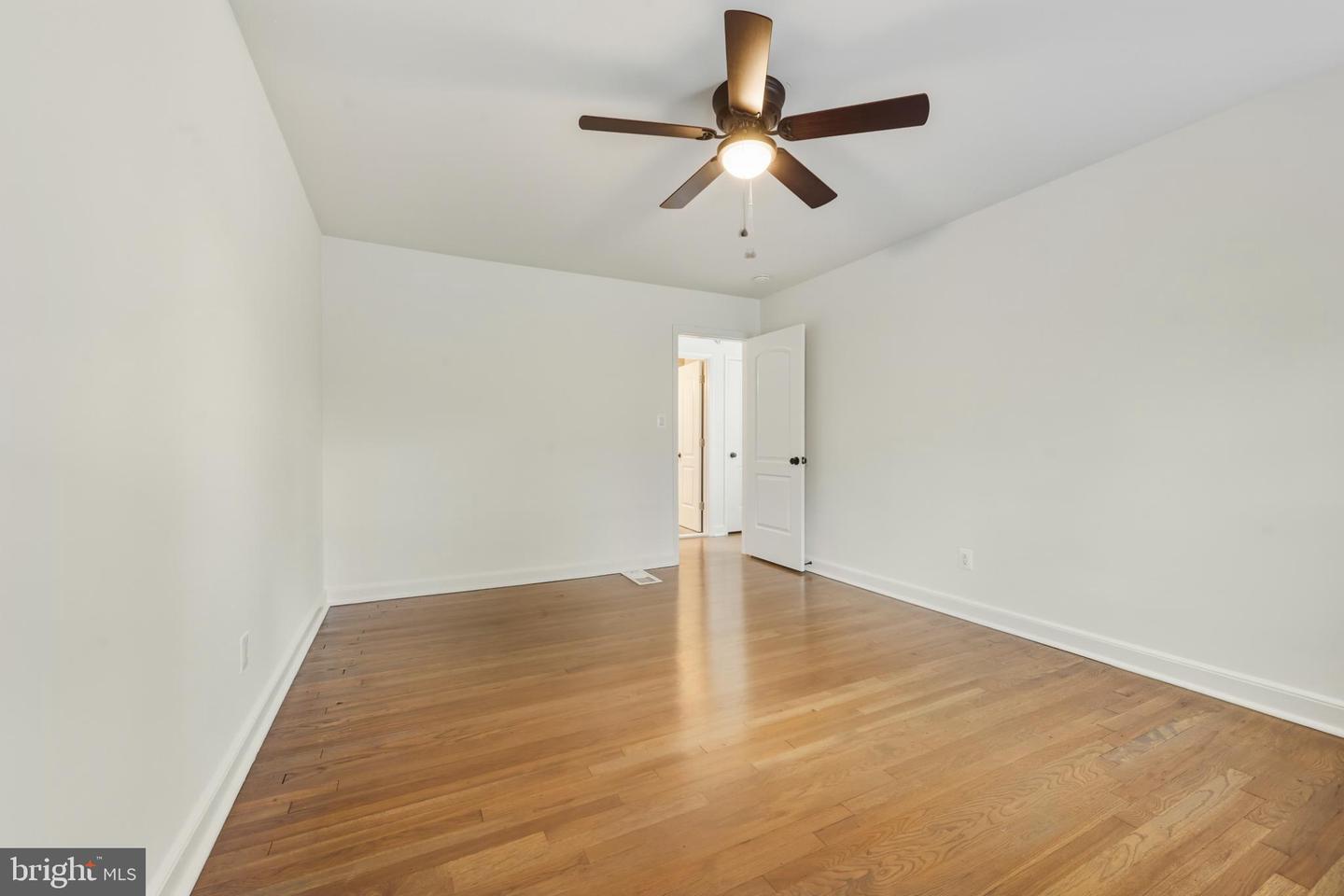 2110 SUITLAND TER SE, WASHINGTON, District Of Columbia 20020, 1 Bedroom Bedrooms, 2 Rooms Rooms,1 BathroomBathrooms,Residential,For sale,2110 SUITLAND TER SE,DCDC2229092 MLS # DCDC2229092