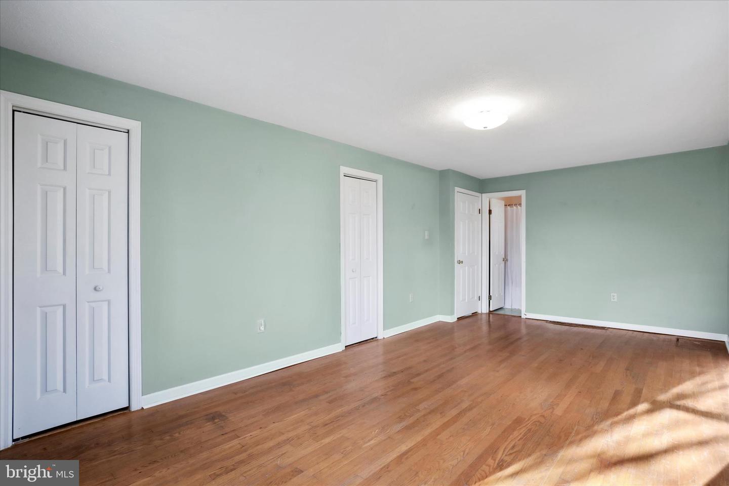 80 HONEYSUCKLE AVE, WOODSTOCK, Virginia 22664, 2 Bedrooms Bedrooms, 8 Rooms Rooms,2 BathroomsBathrooms,Residential,For sale,80 HONEYSUCKLE AVE,VASH2012922 MLS # VASH2012922