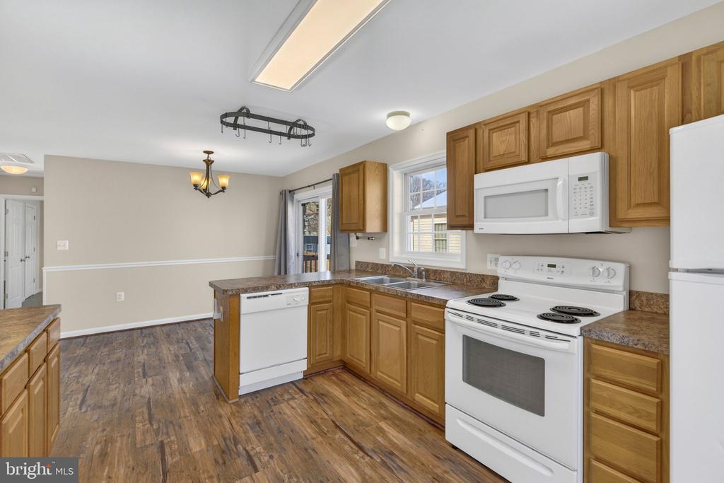 186 STERLING CT, WARRENTON, Virginia 20186, 3 Bedrooms Bedrooms, ,2 BathroomsBathrooms,Residential,186 STERLING CT,VAFQ2020414 MLS # VAFQ2020414