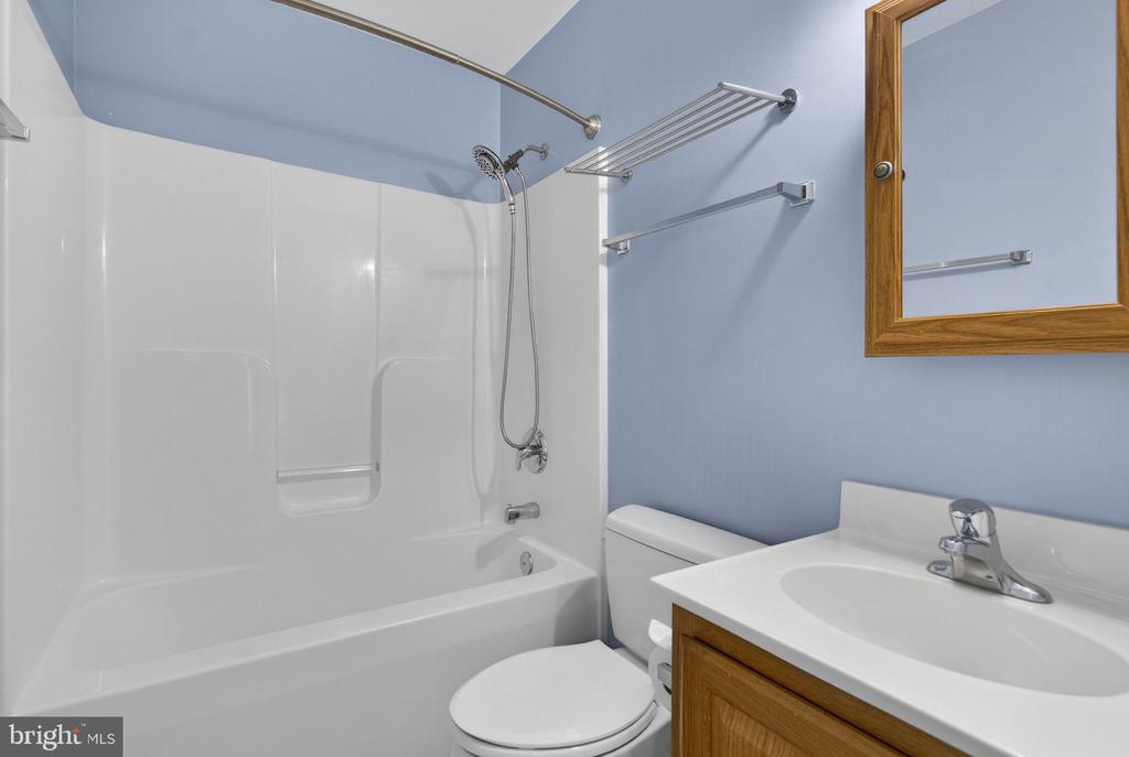 186 STERLING CT, WARRENTON, Virginia 20186, 3 Bedrooms Bedrooms, ,2 BathroomsBathrooms,Residential,186 STERLING CT,VAFQ2020414 MLS # VAFQ2020414