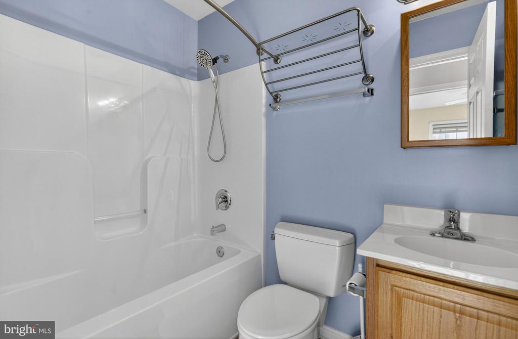 186 STERLING CT, WARRENTON, Virginia 20186, 3 Bedrooms Bedrooms, ,2 BathroomsBathrooms,Residential,186 STERLING CT,VAFQ2020414 MLS # VAFQ2020414