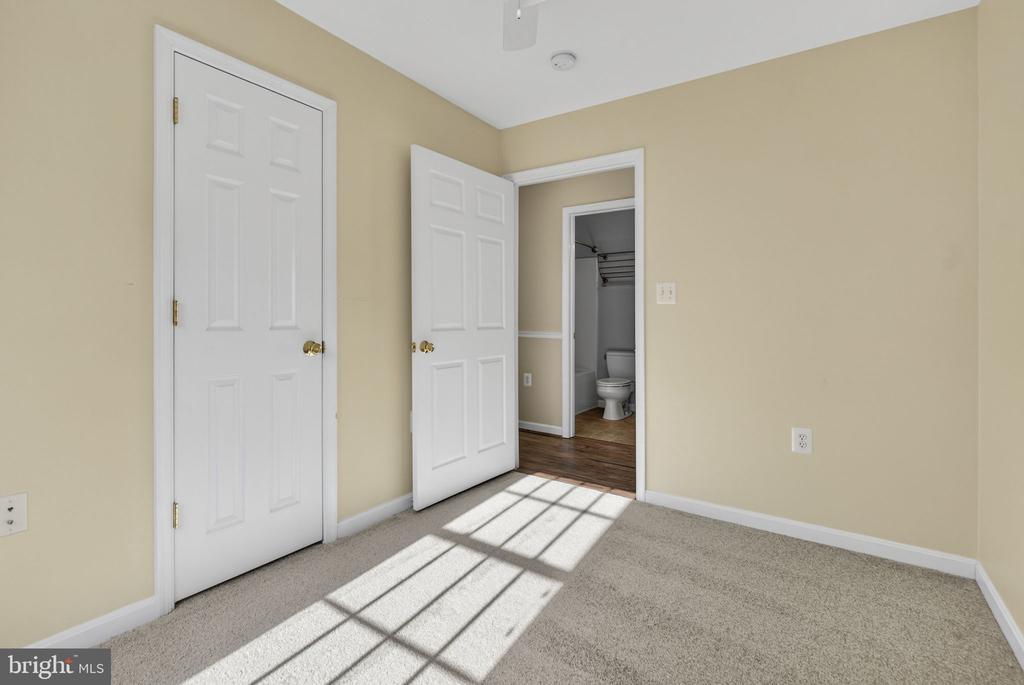 186 STERLING CT, WARRENTON, Virginia 20186, 3 Bedrooms Bedrooms, ,2 BathroomsBathrooms,Residential,186 STERLING CT,VAFQ2020414 MLS # VAFQ2020414