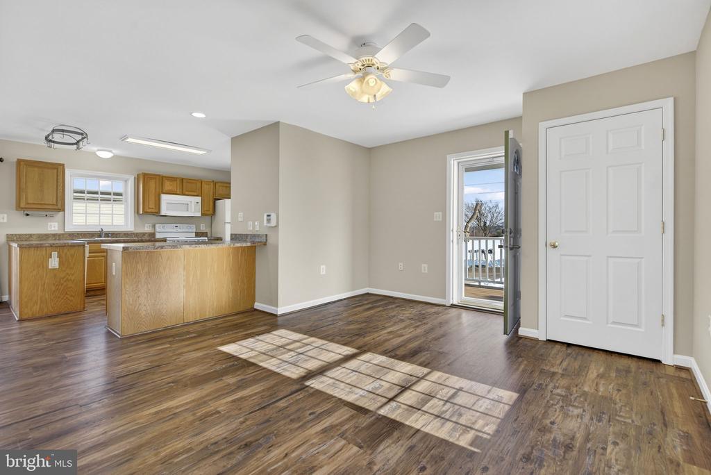 186 STERLING CT, WARRENTON, Virginia 20186, 3 Bedrooms Bedrooms, ,2 BathroomsBathrooms,Residential,186 STERLING CT,VAFQ2020414 MLS # VAFQ2020414