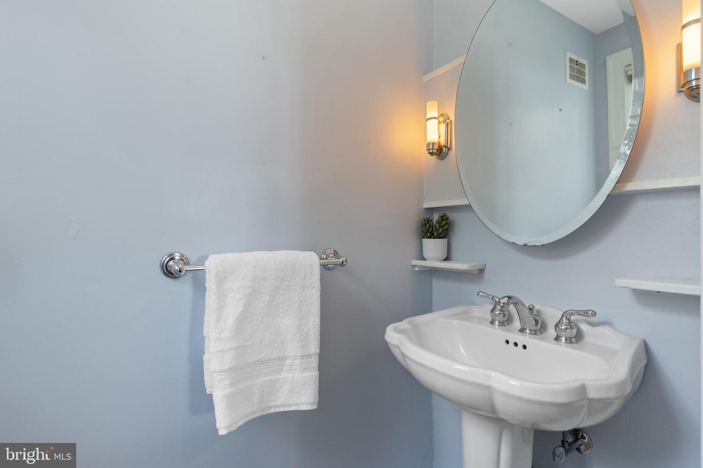 305 N KENMORE ST, ARLINGTON, Virginia 22201, 3 Bedrooms Bedrooms, ,3 BathroomsBathrooms,Residential,For sale,305 N KENMORE ST,VAAR2065702 MLS # VAAR2065702