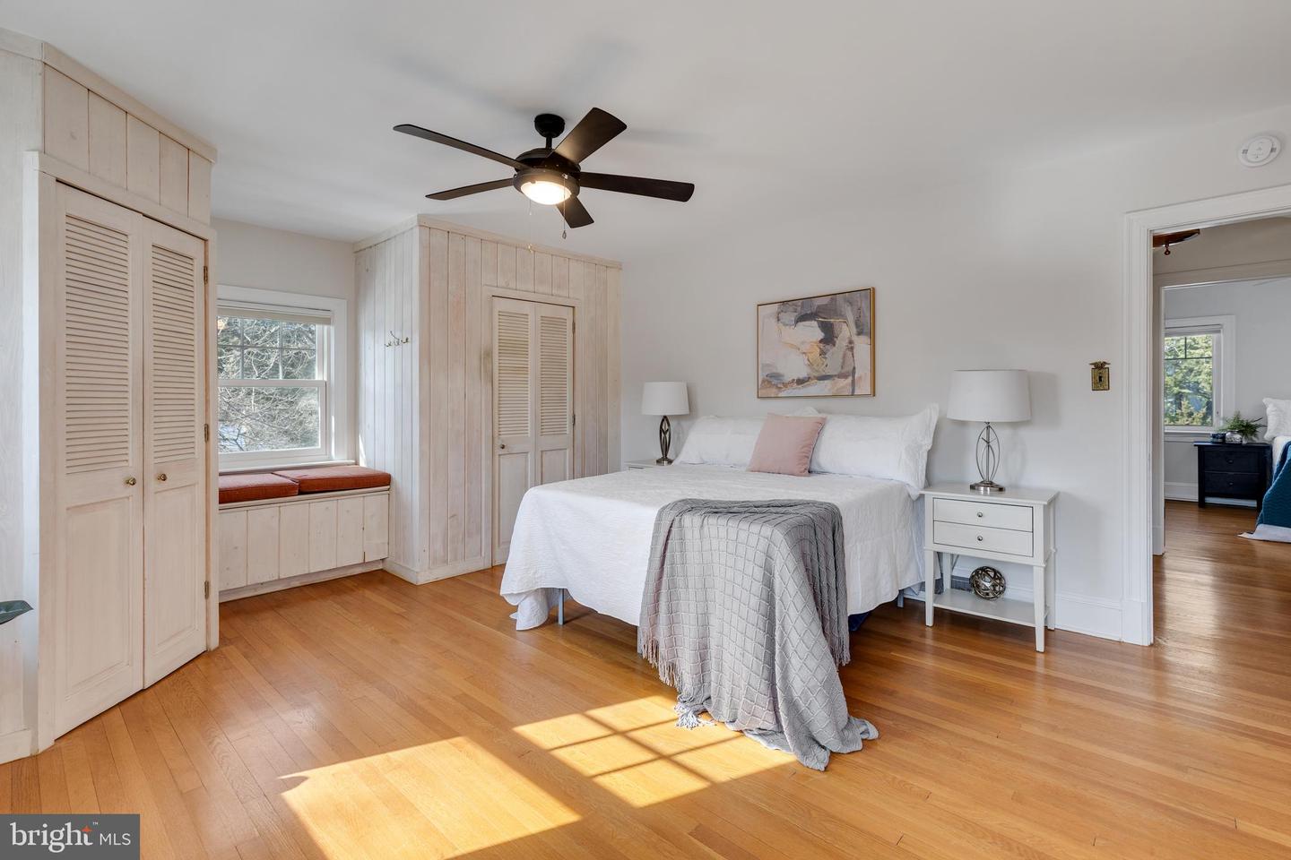305 N KENMORE ST, ARLINGTON, Virginia 22201, 3 Bedrooms Bedrooms, ,3 BathroomsBathrooms,Residential,For sale,305 N KENMORE ST,VAAR2065702 MLS # VAAR2065702