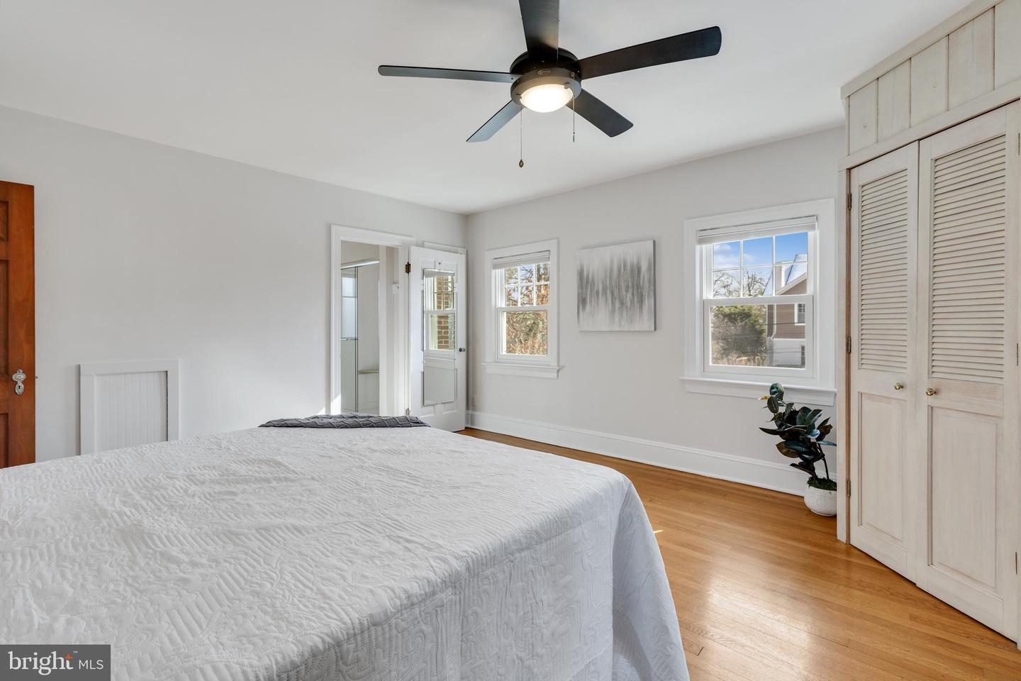 305 N KENMORE ST, ARLINGTON, Virginia 22201, 3 Bedrooms Bedrooms, ,3 BathroomsBathrooms,Residential,For sale,305 N KENMORE ST,VAAR2065702 MLS # VAAR2065702