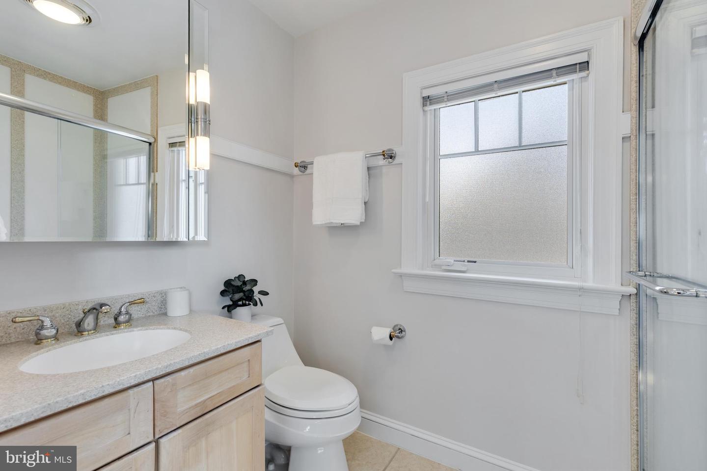 305 N KENMORE ST, ARLINGTON, Virginia 22201, 3 Bedrooms Bedrooms, ,3 BathroomsBathrooms,Residential,For sale,305 N KENMORE ST,VAAR2065702 MLS # VAAR2065702
