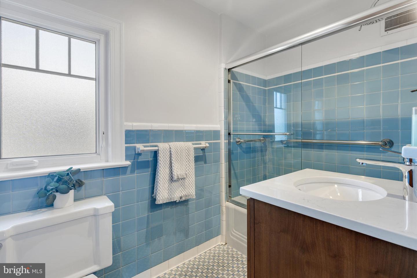 305 N KENMORE ST, ARLINGTON, Virginia 22201, 3 Bedrooms Bedrooms, ,3 BathroomsBathrooms,Residential,For sale,305 N KENMORE ST,VAAR2065702 MLS # VAAR2065702