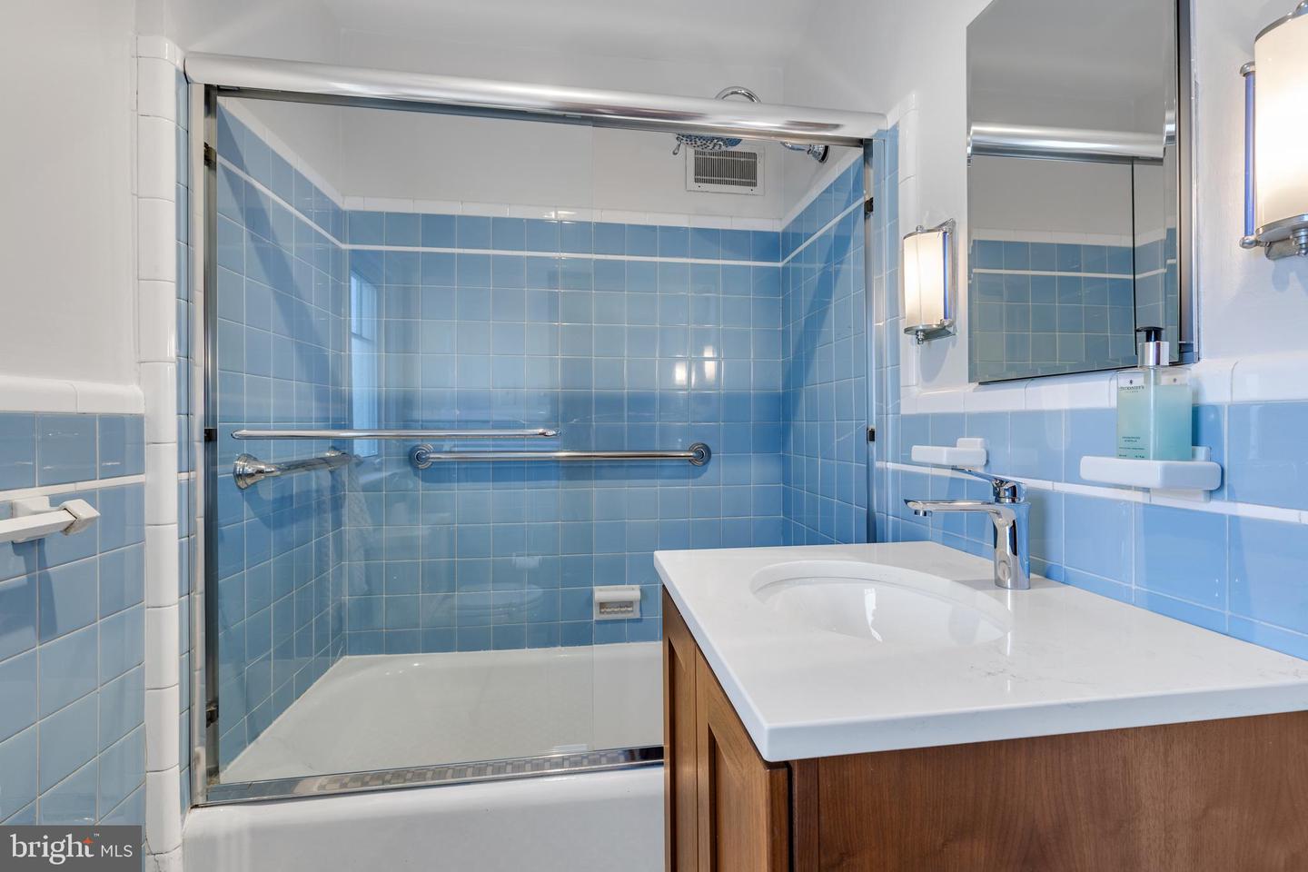 305 N KENMORE ST, ARLINGTON, Virginia 22201, 3 Bedrooms Bedrooms, ,3 BathroomsBathrooms,Residential,For sale,305 N KENMORE ST,VAAR2065702 MLS # VAAR2065702