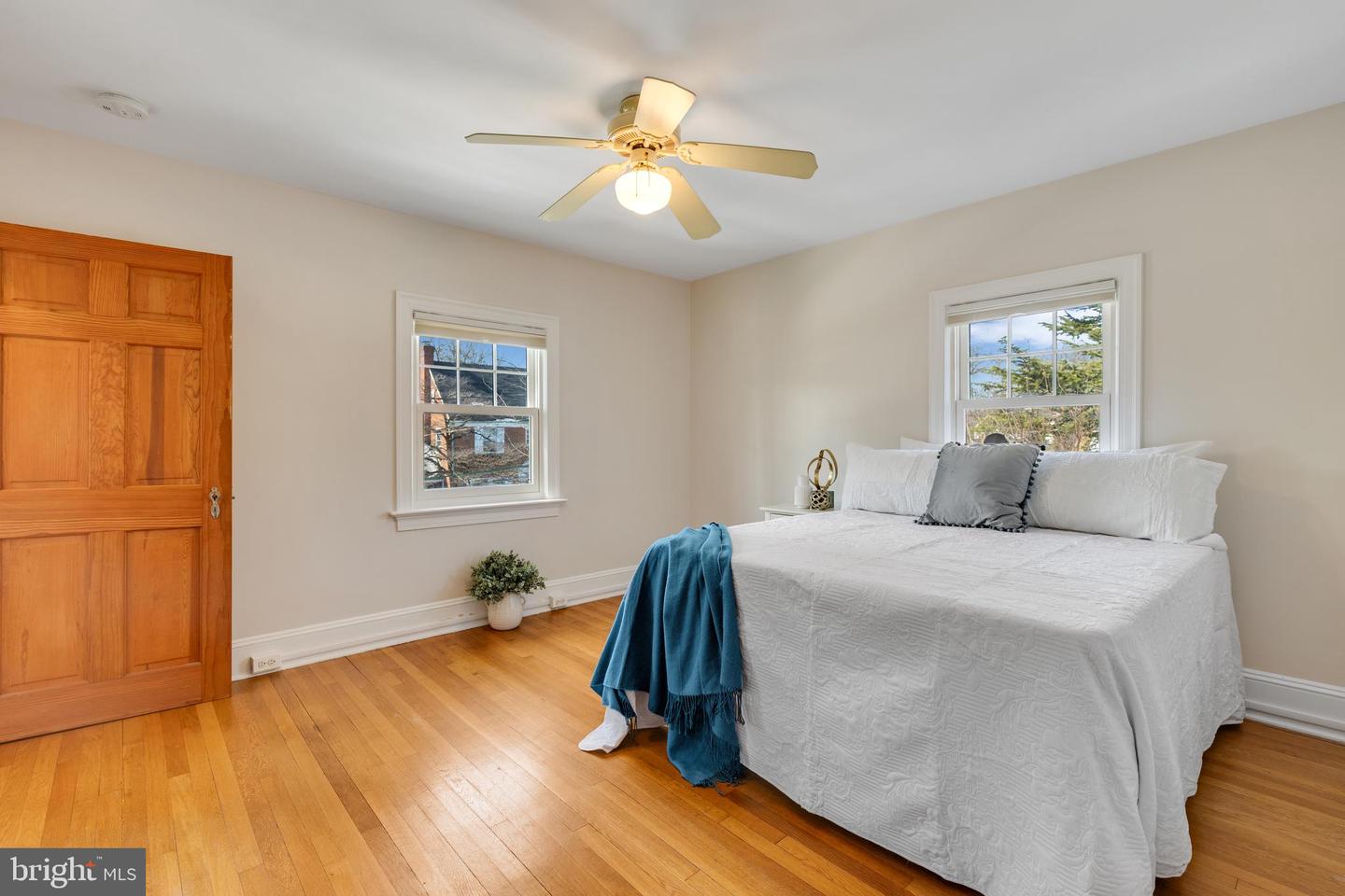 305 N KENMORE ST, ARLINGTON, Virginia 22201, 3 Bedrooms Bedrooms, ,3 BathroomsBathrooms,Residential,For sale,305 N KENMORE ST,VAAR2065702 MLS # VAAR2065702