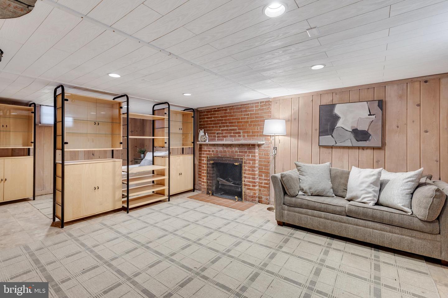 305 N KENMORE ST, ARLINGTON, Virginia 22201, 3 Bedrooms Bedrooms, ,3 BathroomsBathrooms,Residential,For sale,305 N KENMORE ST,VAAR2065702 MLS # VAAR2065702