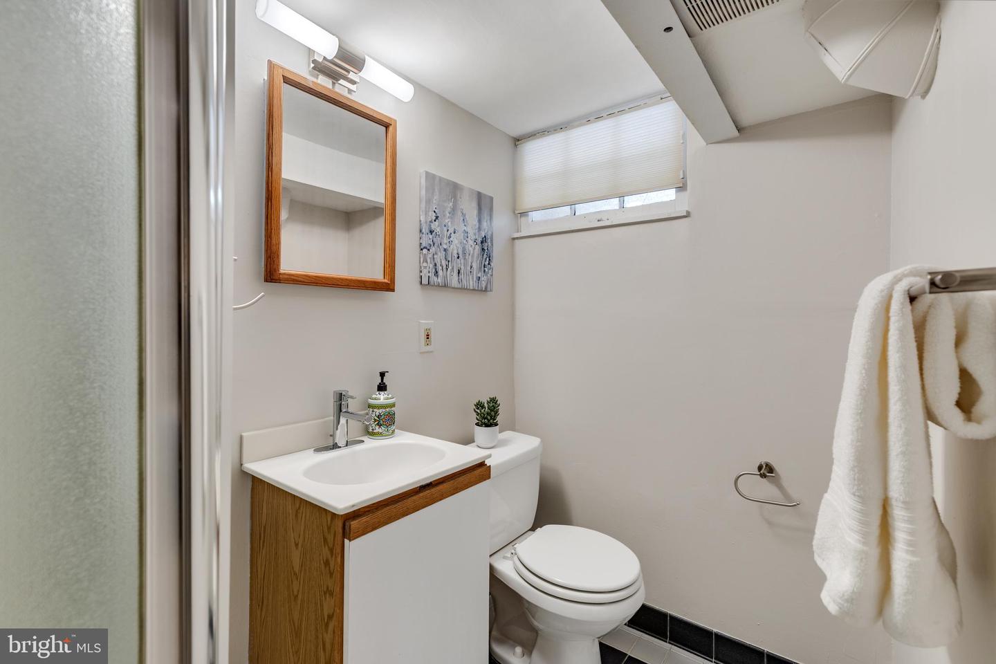 305 N KENMORE ST, ARLINGTON, Virginia 22201, 3 Bedrooms Bedrooms, ,3 BathroomsBathrooms,Residential,For sale,305 N KENMORE ST,VAAR2065702 MLS # VAAR2065702
