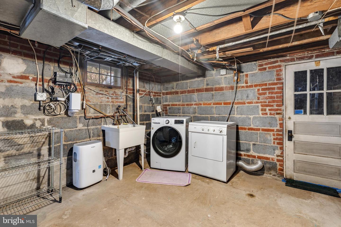 305 N KENMORE ST, ARLINGTON, Virginia 22201, 3 Bedrooms Bedrooms, ,3 BathroomsBathrooms,Residential,For sale,305 N KENMORE ST,VAAR2065702 MLS # VAAR2065702