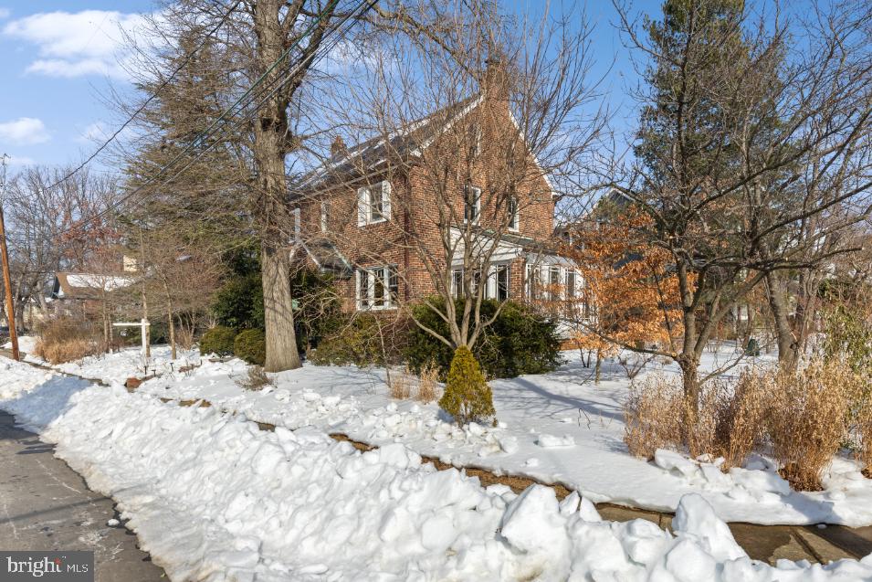 305 N KENMORE ST, ARLINGTON, Virginia 22201, 3 Bedrooms Bedrooms, ,3 BathroomsBathrooms,Residential,For sale,305 N KENMORE ST,VAAR2065702 MLS # VAAR2065702