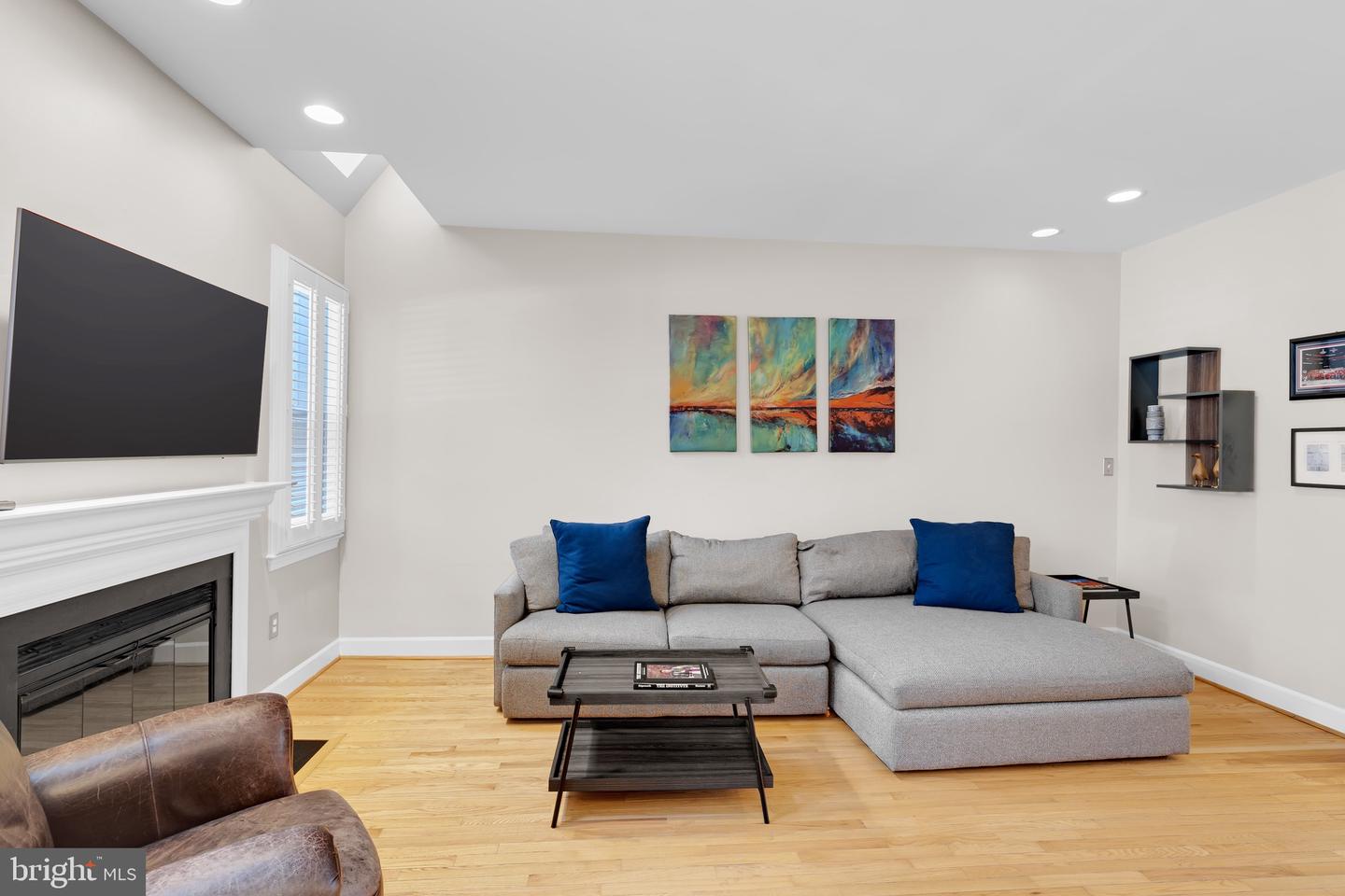 1465 HAMPTON HILL CIR, MCLEAN, Virginia 22101, 4 Bedrooms Bedrooms, ,4 BathroomsBathrooms,Residential,For sale,1465 HAMPTON HILL CIR,VAFX2280066 MLS # VAFX2280066