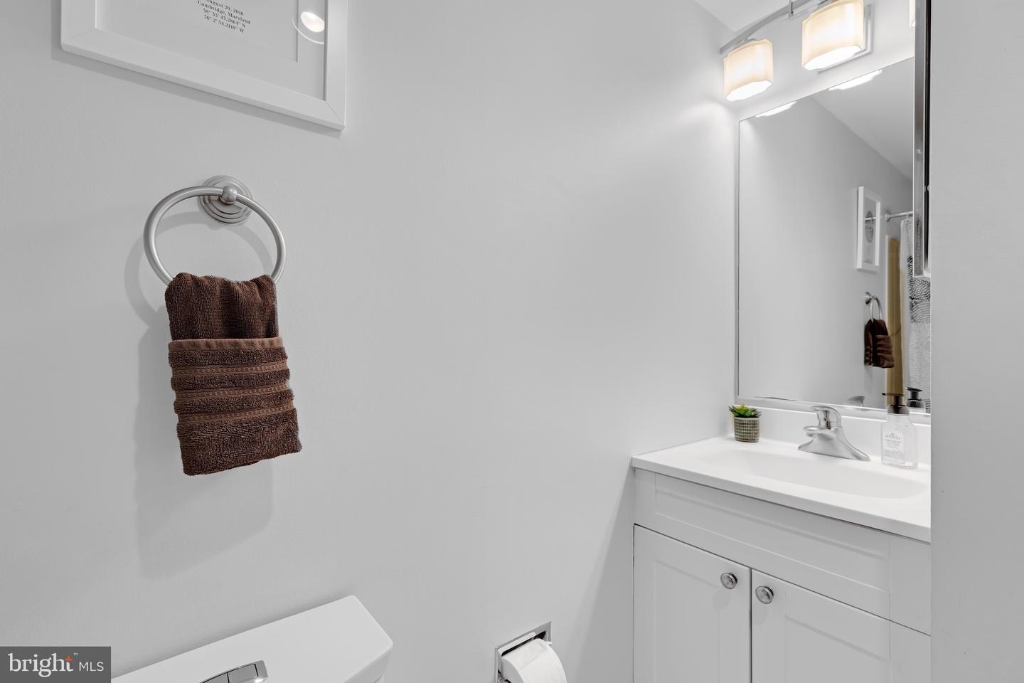 1465 HAMPTON HILL CIR, MCLEAN, Virginia 22101, 4 Bedrooms Bedrooms, ,4 BathroomsBathrooms,Residential,For sale,1465 HAMPTON HILL CIR,VAFX2280066 MLS # VAFX2280066