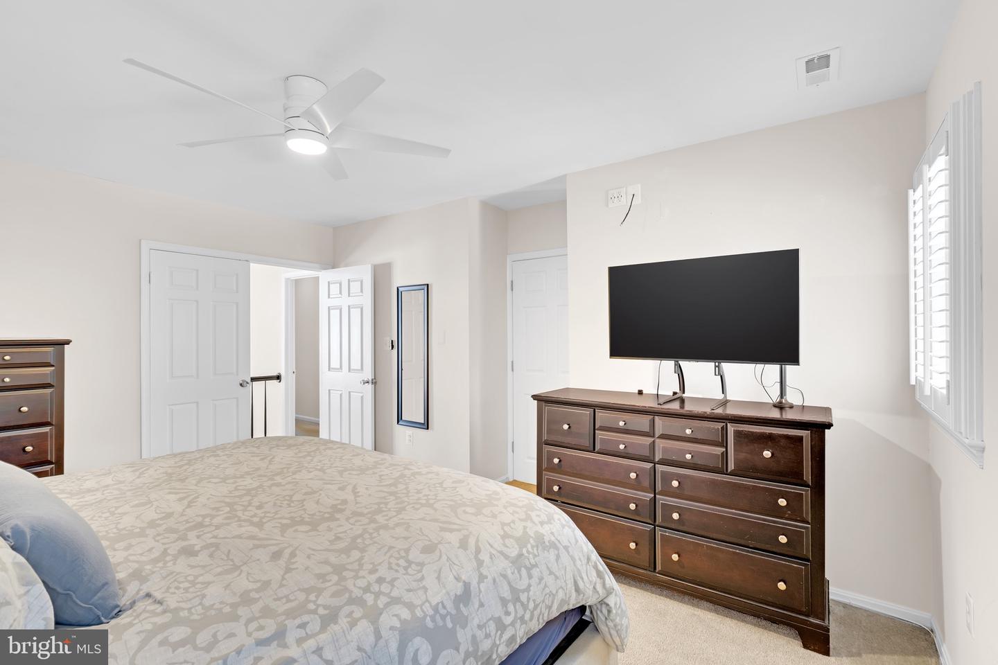 1465 HAMPTON HILL CIR, MCLEAN, Virginia 22101, 4 Bedrooms Bedrooms, ,4 BathroomsBathrooms,Residential,For sale,1465 HAMPTON HILL CIR,VAFX2280066 MLS # VAFX2280066