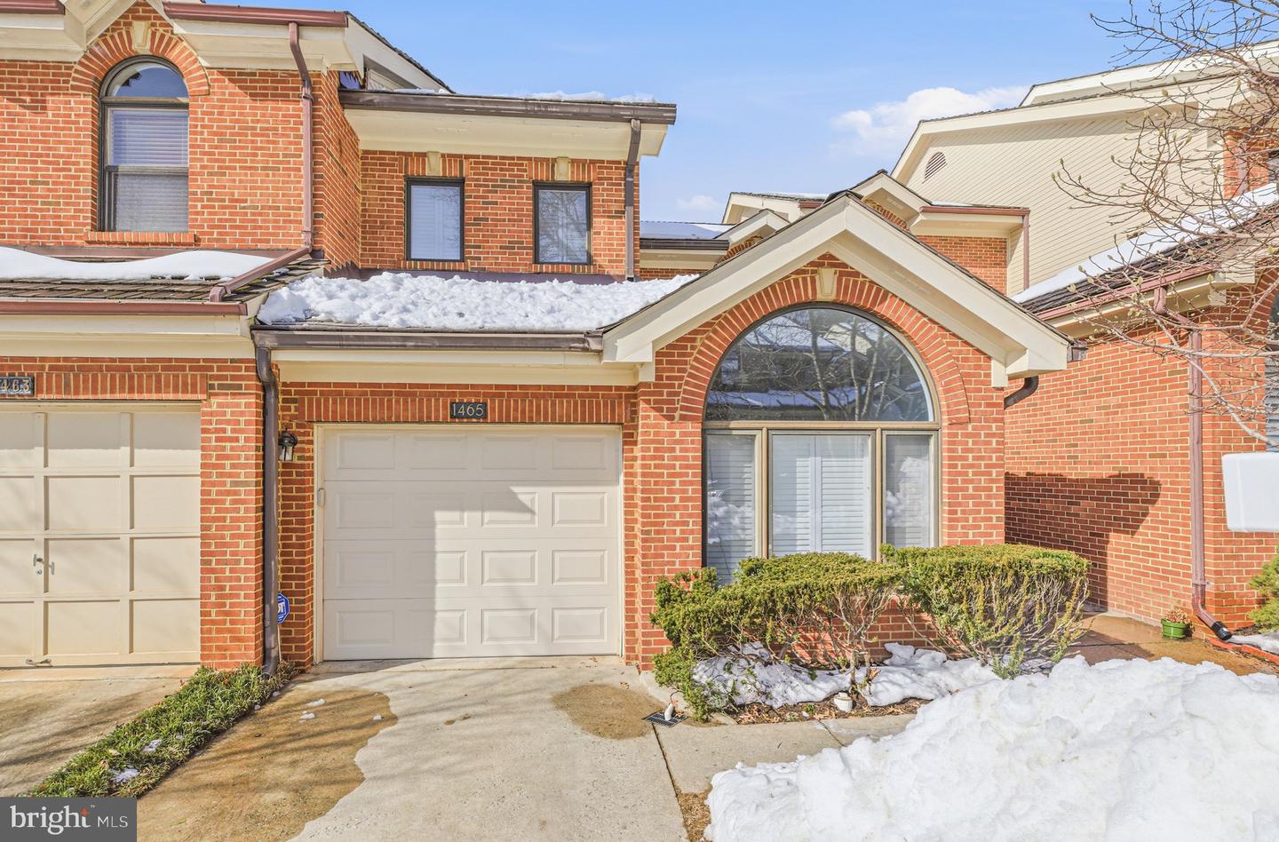 1465 HAMPTON HILL CIR, MCLEAN, Virginia 22101, 4 Bedrooms Bedrooms, ,4 BathroomsBathrooms,Residential,For sale,1465 HAMPTON HILL CIR,VAFX2280066 MLS # VAFX2280066