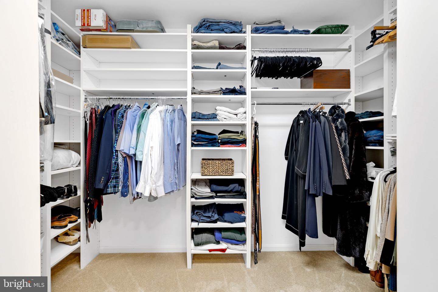 1465 HAMPTON HILL CIR, MCLEAN, Virginia 22101, 4 Bedrooms Bedrooms, ,4 BathroomsBathrooms,Residential,For sale,1465 HAMPTON HILL CIR,VAFX2280066 MLS # VAFX2280066