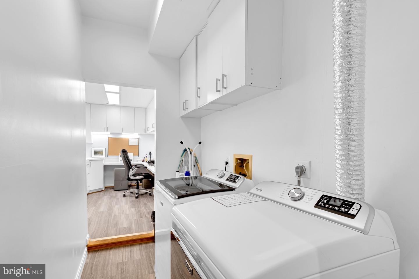 1465 HAMPTON HILL CIR, MCLEAN, Virginia 22101, 4 Bedrooms Bedrooms, ,4 BathroomsBathrooms,Residential,For sale,1465 HAMPTON HILL CIR,VAFX2280066 MLS # VAFX2280066