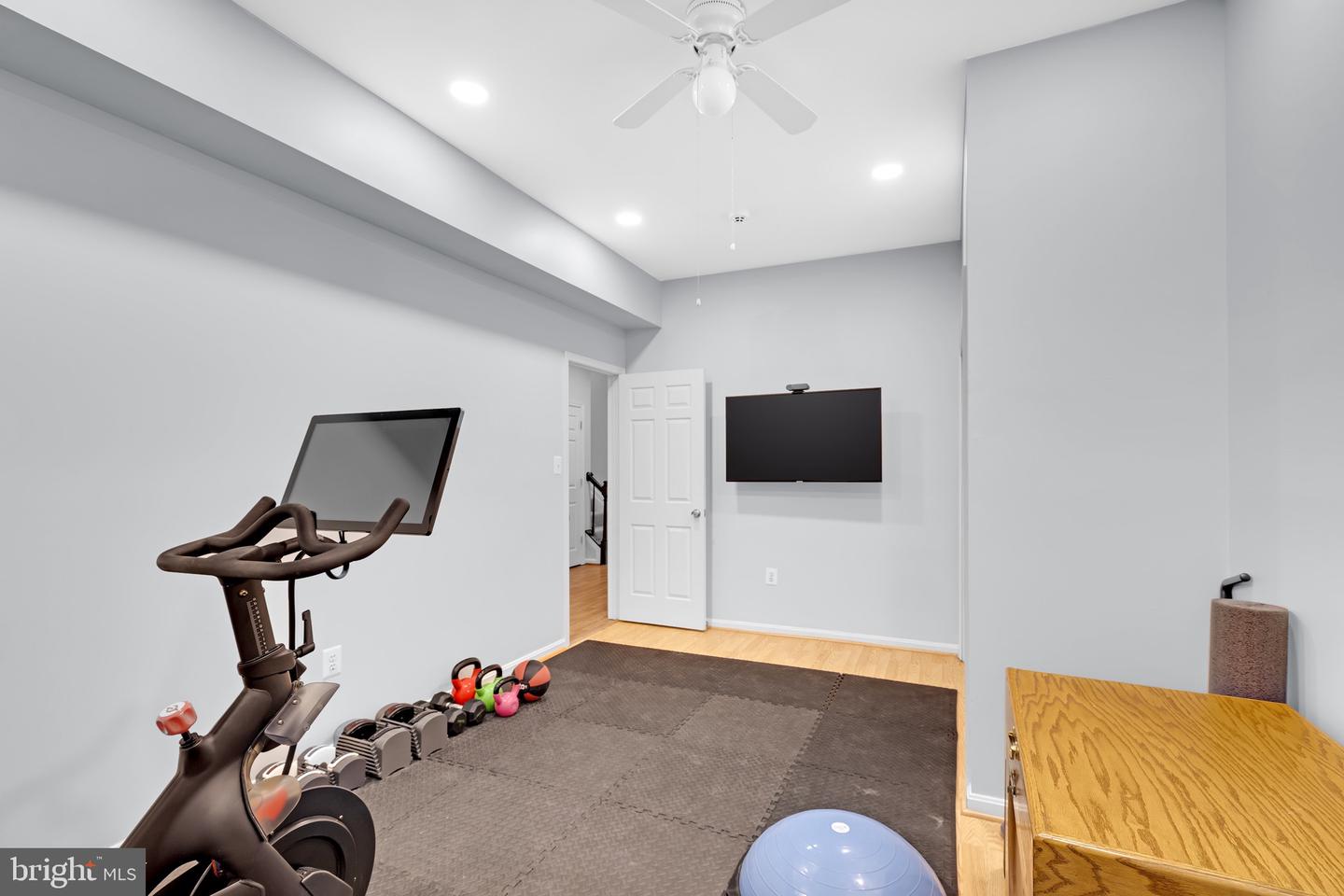 1465 HAMPTON HILL CIR, MCLEAN, Virginia 22101, 4 Bedrooms Bedrooms, ,4 BathroomsBathrooms,Residential,For sale,1465 HAMPTON HILL CIR,VAFX2280066 MLS # VAFX2280066