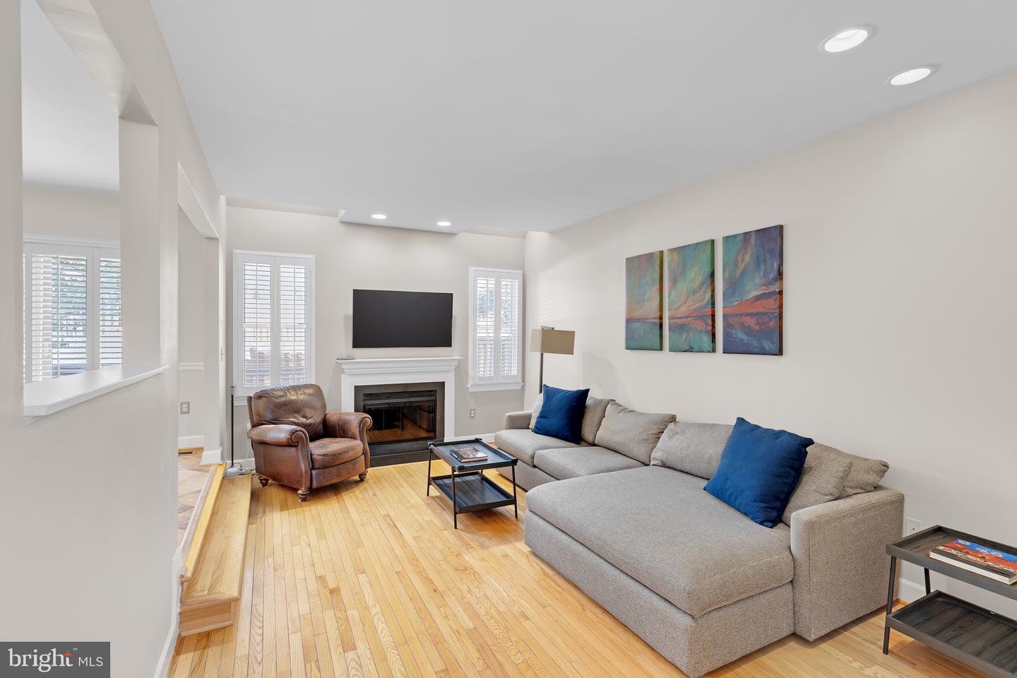 1465 HAMPTON HILL CIR, MCLEAN, Virginia 22101, 4 Bedrooms Bedrooms, ,4 BathroomsBathrooms,Residential,For sale,1465 HAMPTON HILL CIR,VAFX2280066 MLS # VAFX2280066