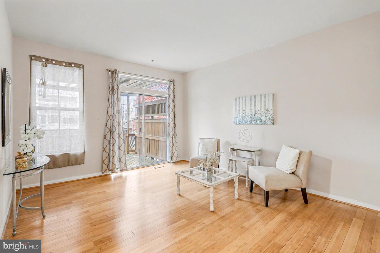 20402 COOL FERN SQ #20402, ASHBURN, Virginia 20147, 4 Bedrooms Bedrooms, ,3 BathroomsBathrooms,Residential,For sale,20402 COOL FERN SQ #20402,VALO2111614 MLS # VALO2111614