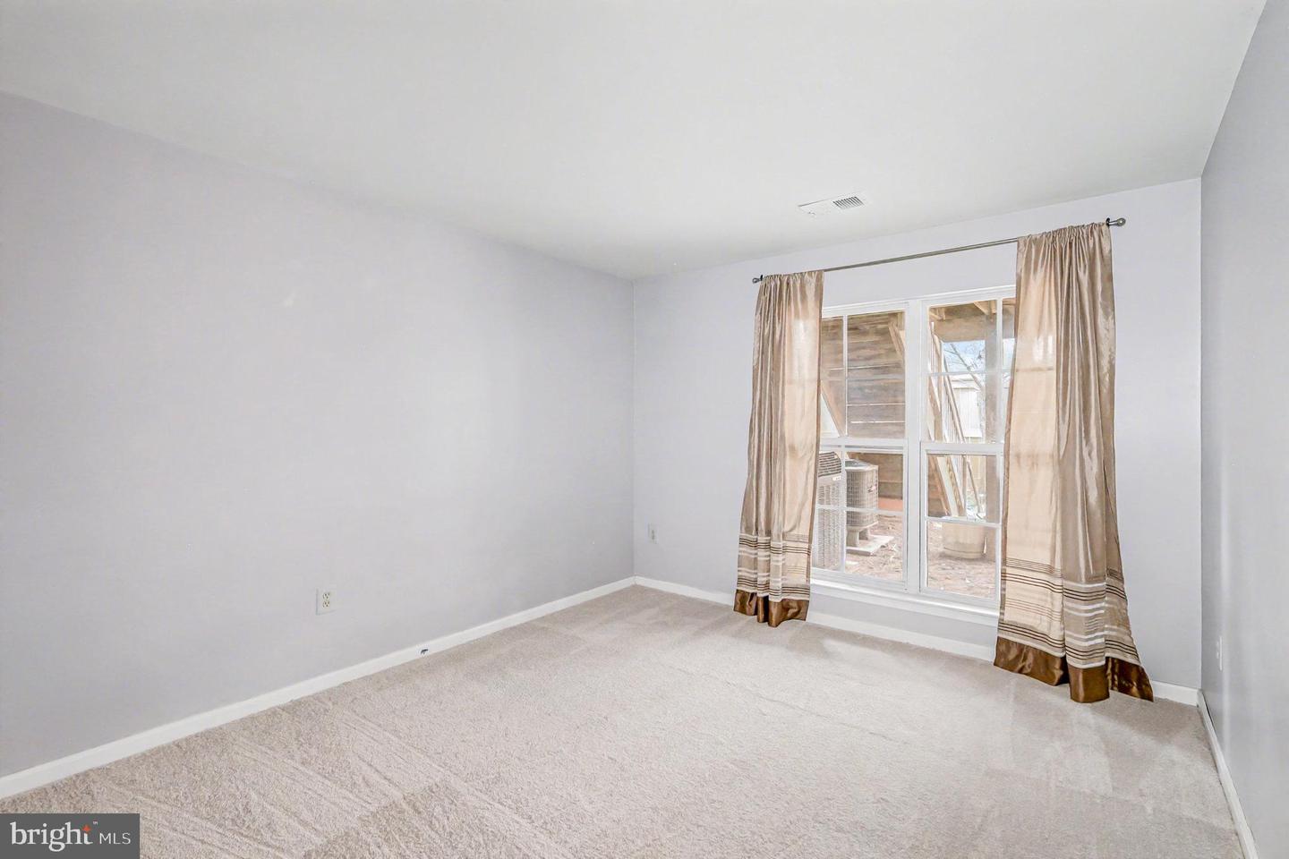 20402 COOL FERN SQ #20402, ASHBURN, Virginia 20147, 4 Bedrooms Bedrooms, ,3 BathroomsBathrooms,Residential,For sale,20402 COOL FERN SQ #20402,VALO2111614 MLS # VALO2111614