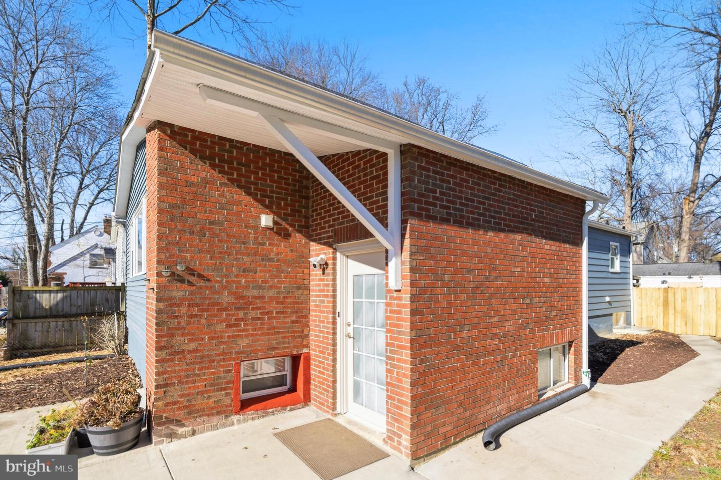 2914 DOUGLAS ST, ALEXANDRIA, Virginia 22306, 5 Bedrooms Bedrooms, ,2 BathroomsBathrooms,Residential,For sale,2914 DOUGLAS ST,VAFX2280672 MLS # VAFX2280672