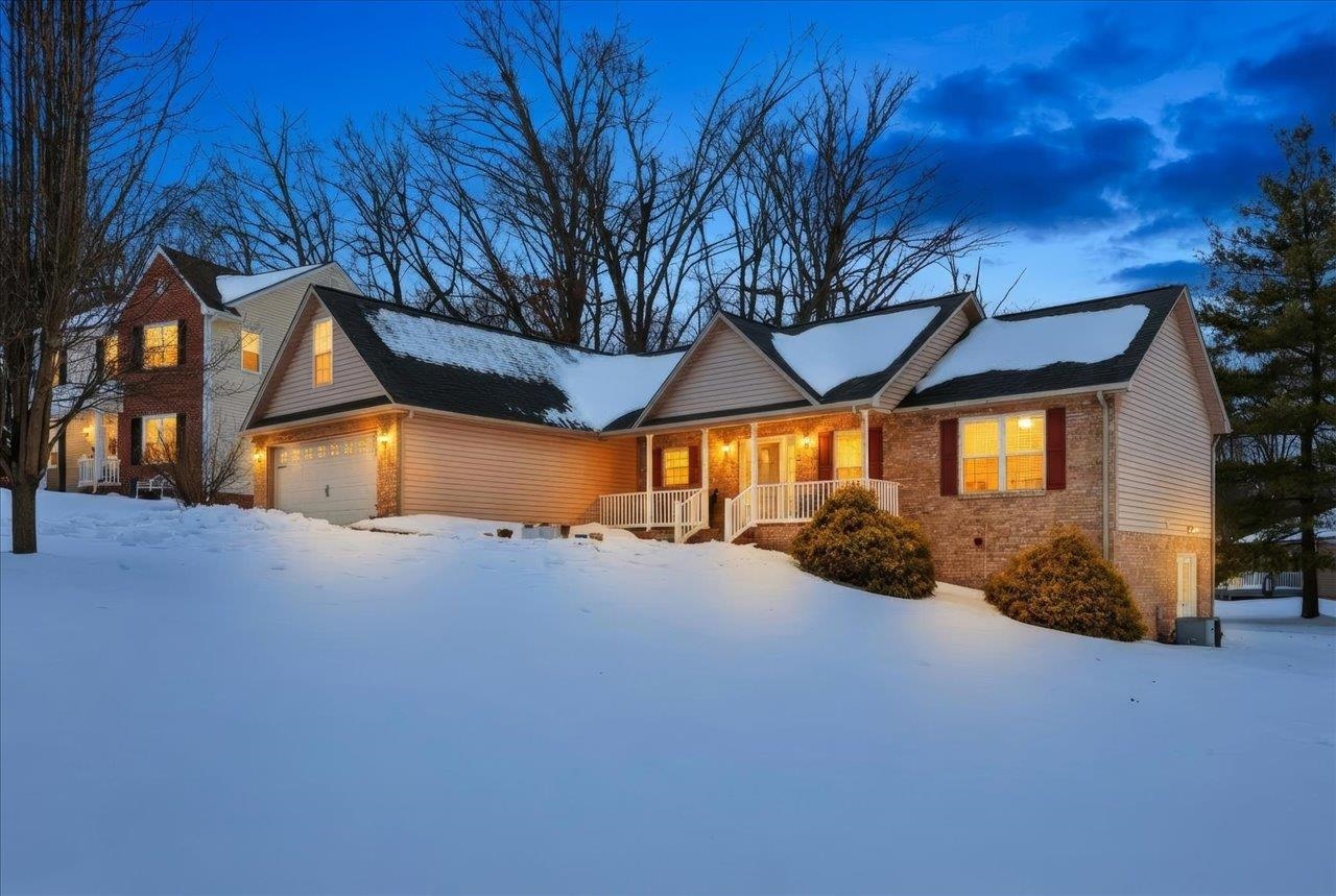 41 LONG BOW RD, WAYNESBORO, Virginia 22980, 3 Bedrooms Bedrooms, ,2 BathroomsBathrooms,Residential,41 LONG BOW RD,673022 MLS # 673022