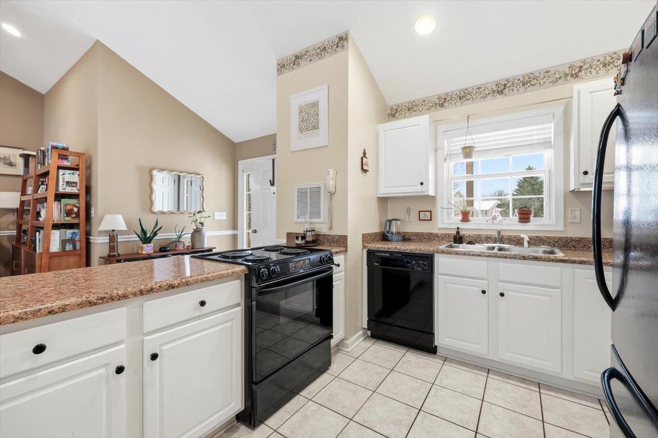 41 LONG BOW RD, WAYNESBORO, Virginia 22980, 3 Bedrooms Bedrooms, ,2 BathroomsBathrooms,Residential,41 LONG BOW RD,673022 MLS # 673022