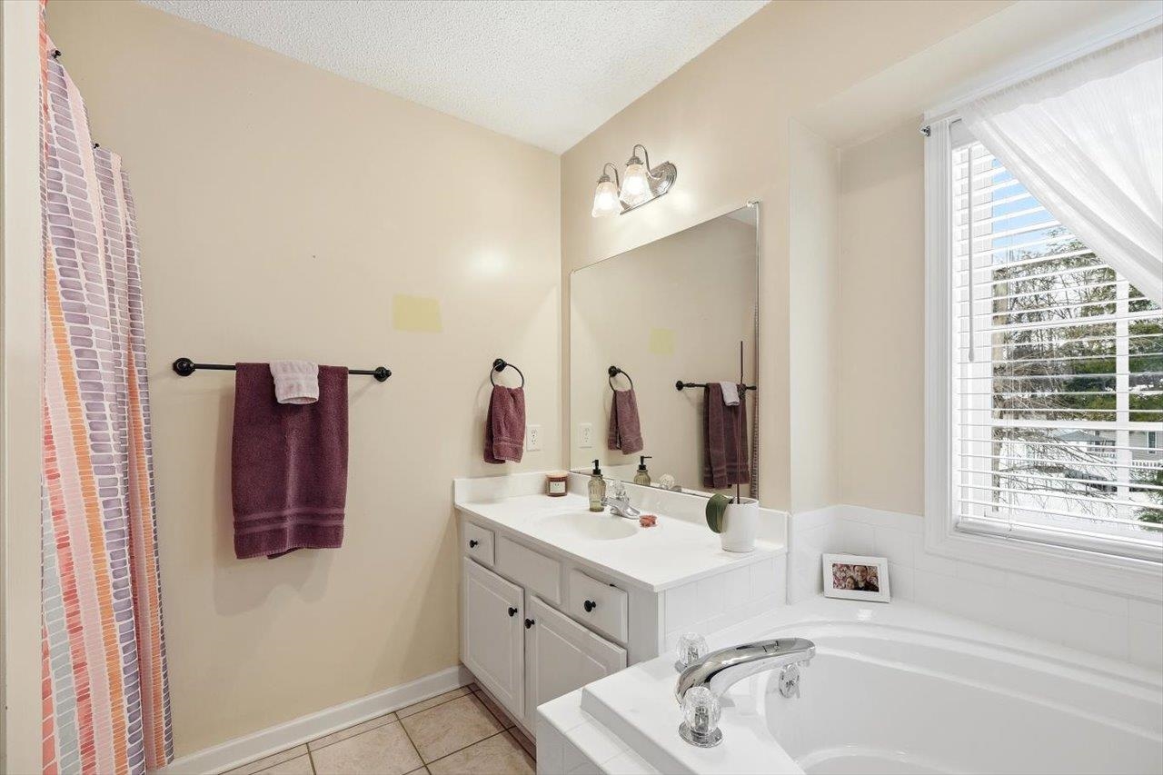 41 LONG BOW RD, WAYNESBORO, Virginia 22980, 3 Bedrooms Bedrooms, ,2 BathroomsBathrooms,Residential,41 LONG BOW RD,673022 MLS # 673022