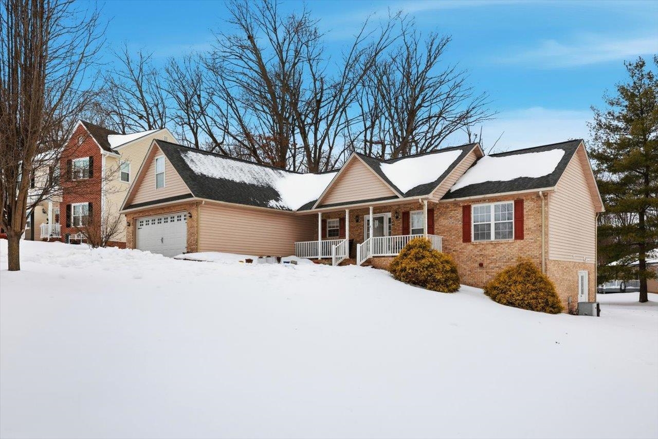 41 LONG BOW RD, WAYNESBORO, Virginia 22980, 3 Bedrooms Bedrooms, ,2 BathroomsBathrooms,Residential,41 LONG BOW RD,673022 MLS # 673022