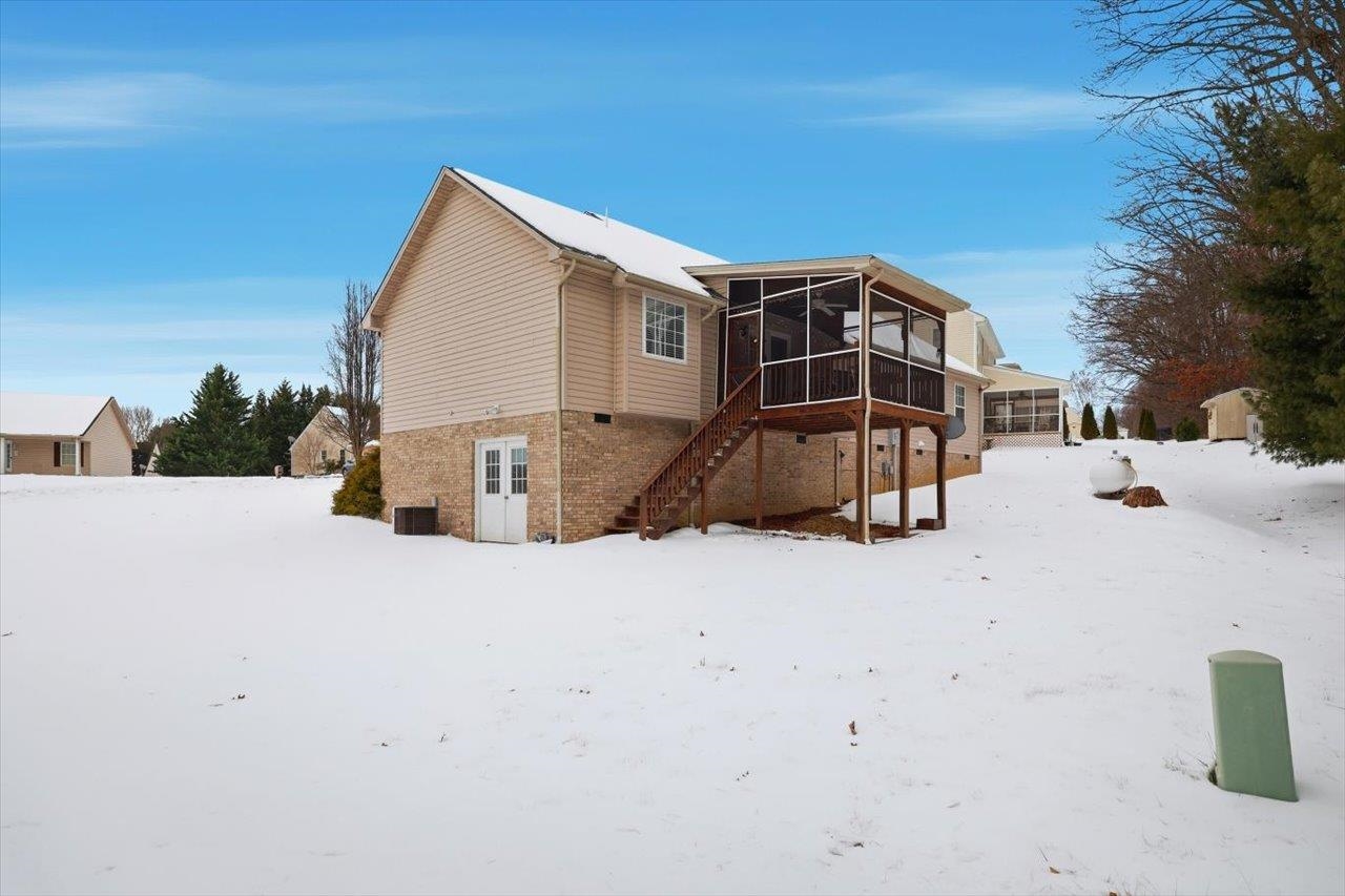 41 LONG BOW RD, WAYNESBORO, Virginia 22980, 3 Bedrooms Bedrooms, ,2 BathroomsBathrooms,Residential,41 LONG BOW RD,673022 MLS # 673022