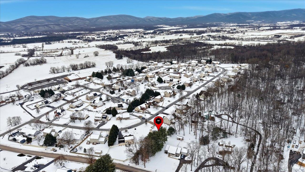 41 LONG BOW RD, WAYNESBORO, Virginia 22980, 3 Bedrooms Bedrooms, ,2 BathroomsBathrooms,Residential,41 LONG BOW RD,673022 MLS # 673022