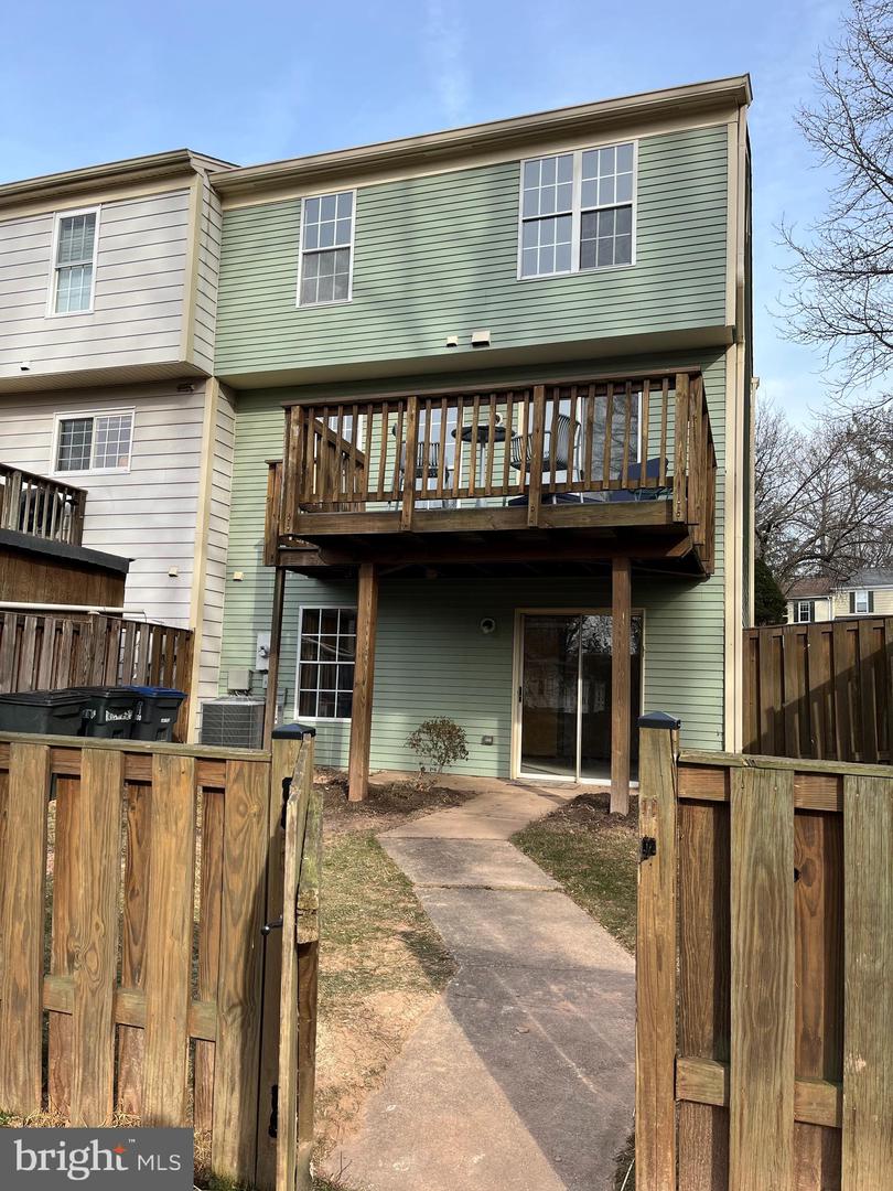 6143 MARTINS LANDING CT, BURKE, Virginia 22015, 3 Bedrooms Bedrooms, ,2 BathroomsBathrooms,Residential,For sale,6143 MARTINS LANDING CT,VAFX2282110 MLS # VAFX2282110