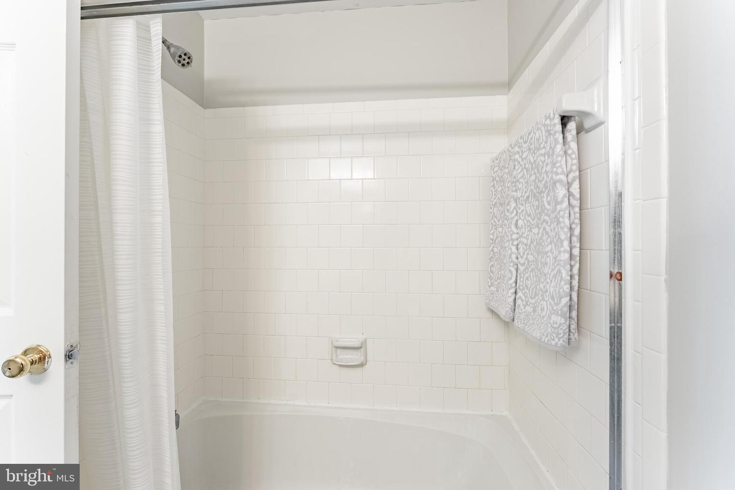 6143 MARTINS LANDING CT, BURKE, Virginia 22015, 3 Bedrooms Bedrooms, ,2 BathroomsBathrooms,Residential,For sale,6143 MARTINS LANDING CT,VAFX2282110 MLS # VAFX2282110