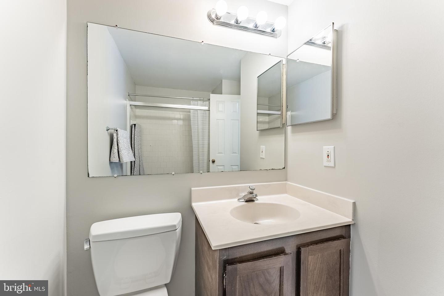 6143 MARTINS LANDING CT, BURKE, Virginia 22015, 3 Bedrooms Bedrooms, ,2 BathroomsBathrooms,Residential,For sale,6143 MARTINS LANDING CT,VAFX2282110 MLS # VAFX2282110