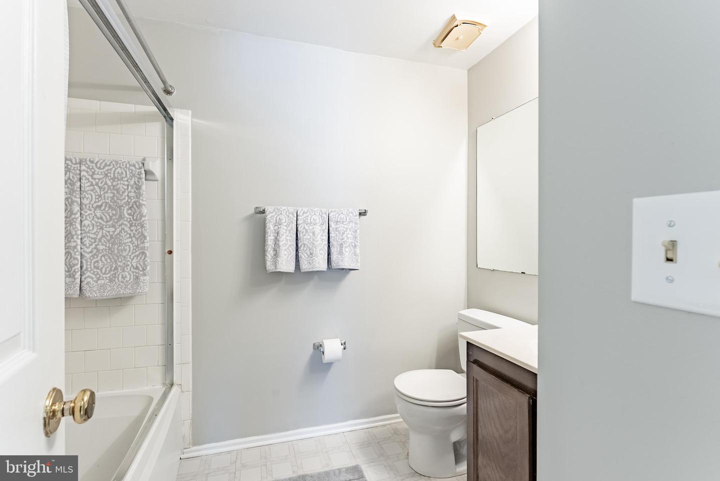 6143 MARTINS LANDING CT, BURKE, Virginia 22015, 3 Bedrooms Bedrooms, ,2 BathroomsBathrooms,Residential,For sale,6143 MARTINS LANDING CT,VAFX2282110 MLS # VAFX2282110