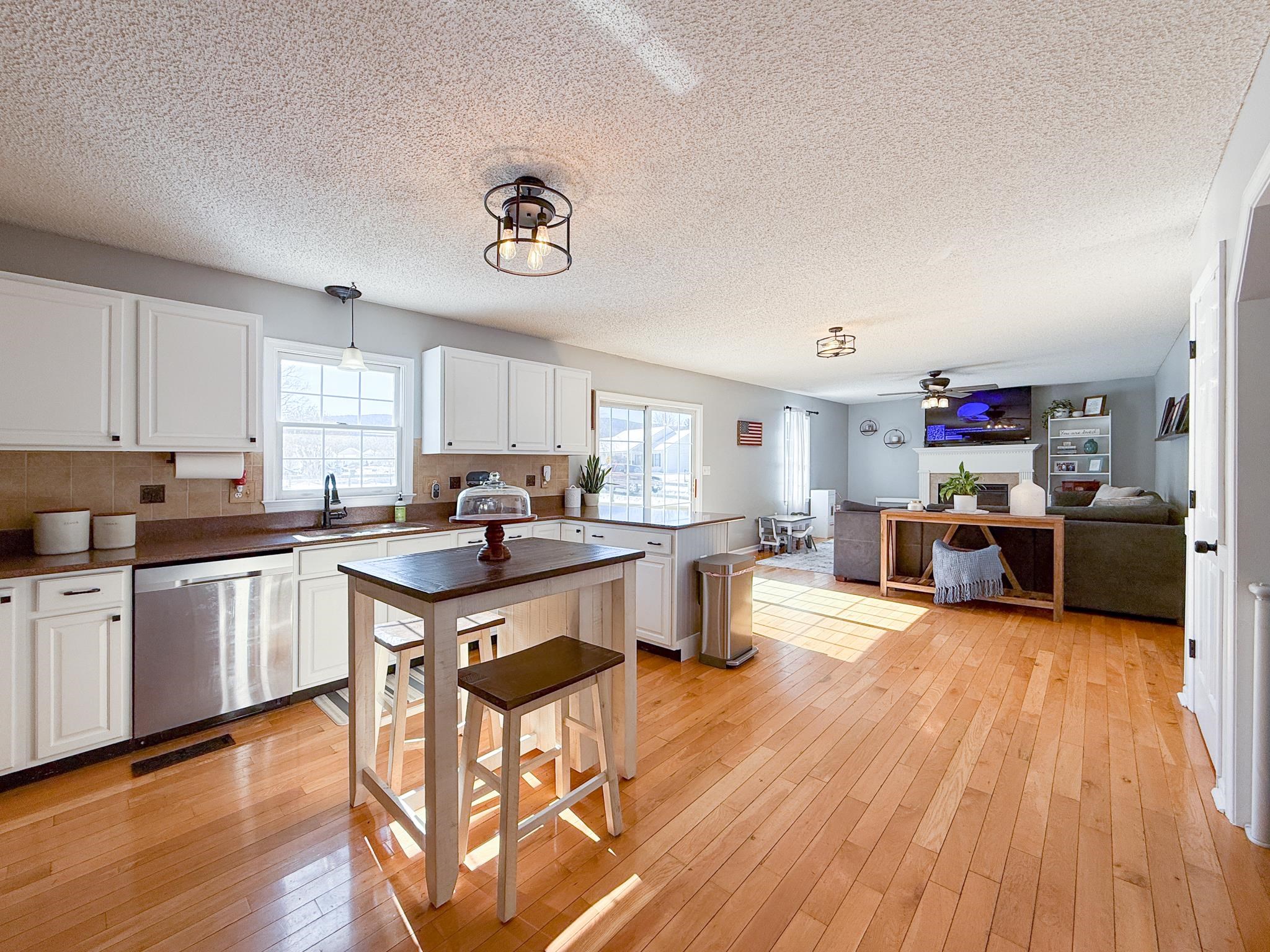 12 CEOCIA LN, STUARTS DRAFT, Virginia 24477, 3 Bedrooms Bedrooms, ,2 BathroomsBathrooms,Residential,12 CEOCIA LN,673028 MLS # 673028